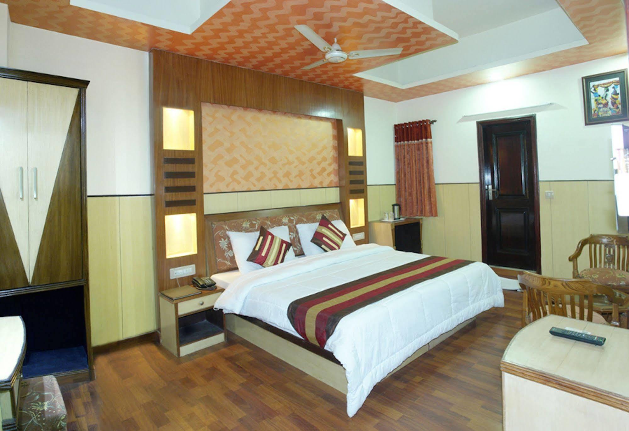 Hotel Karat 87 Inn Nowe Delhi Zewnętrze zdjęcie
